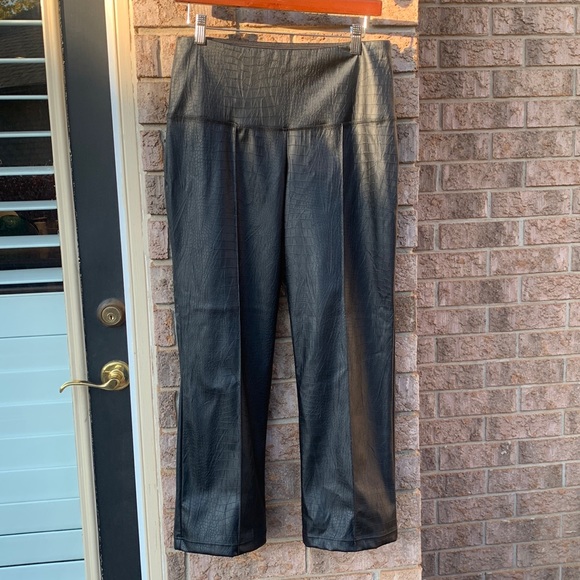 Joie Vegan Faux Leather Alligator Print Tummy Control Black Pants Size M - Picture 2 of 15